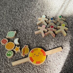 Wooden Space Adventure Toy Set for Children two sets astronaut and solar system